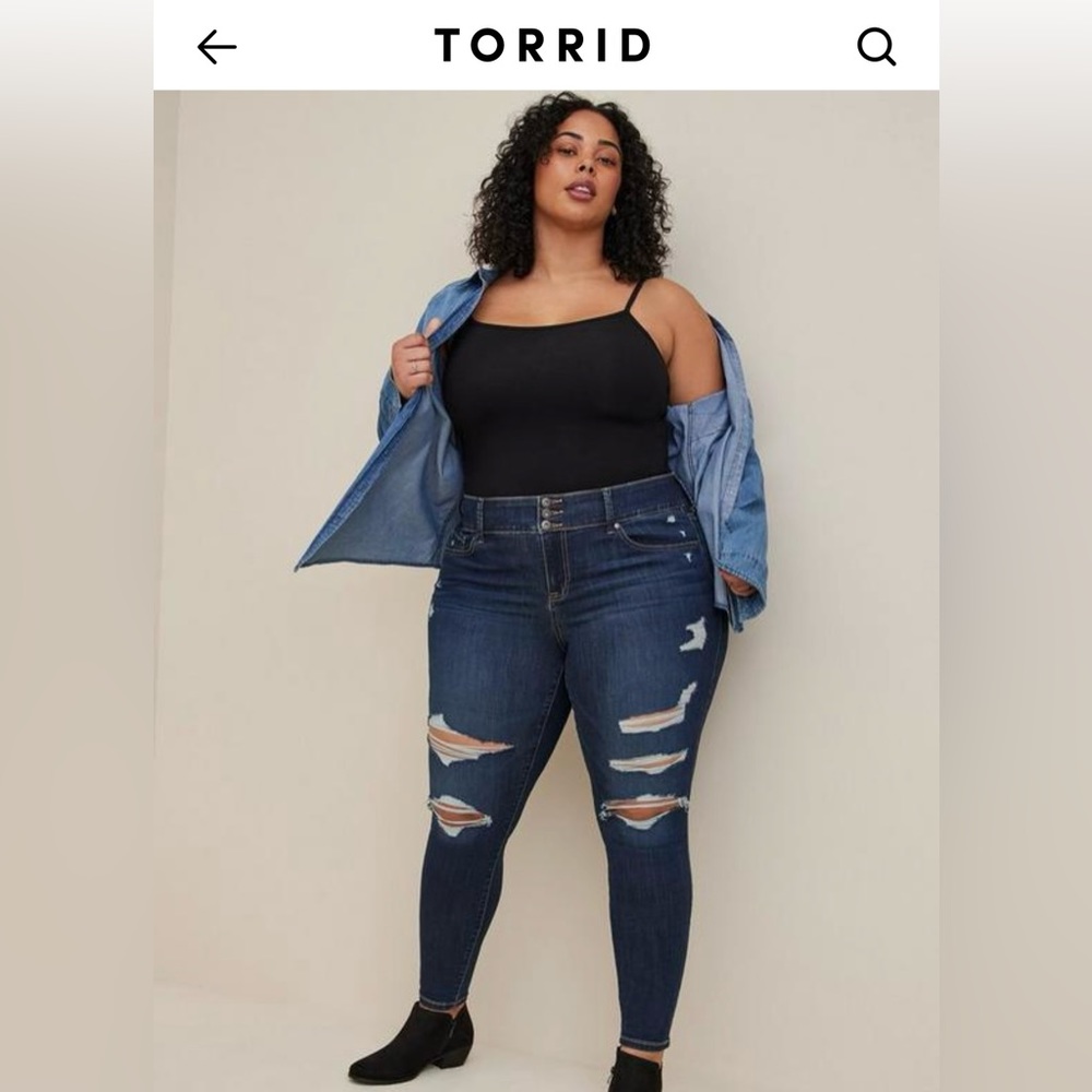 Torrid distressed skinny Jegging- new with tags